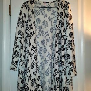 Gorgeous LuLaRoe cardigan!